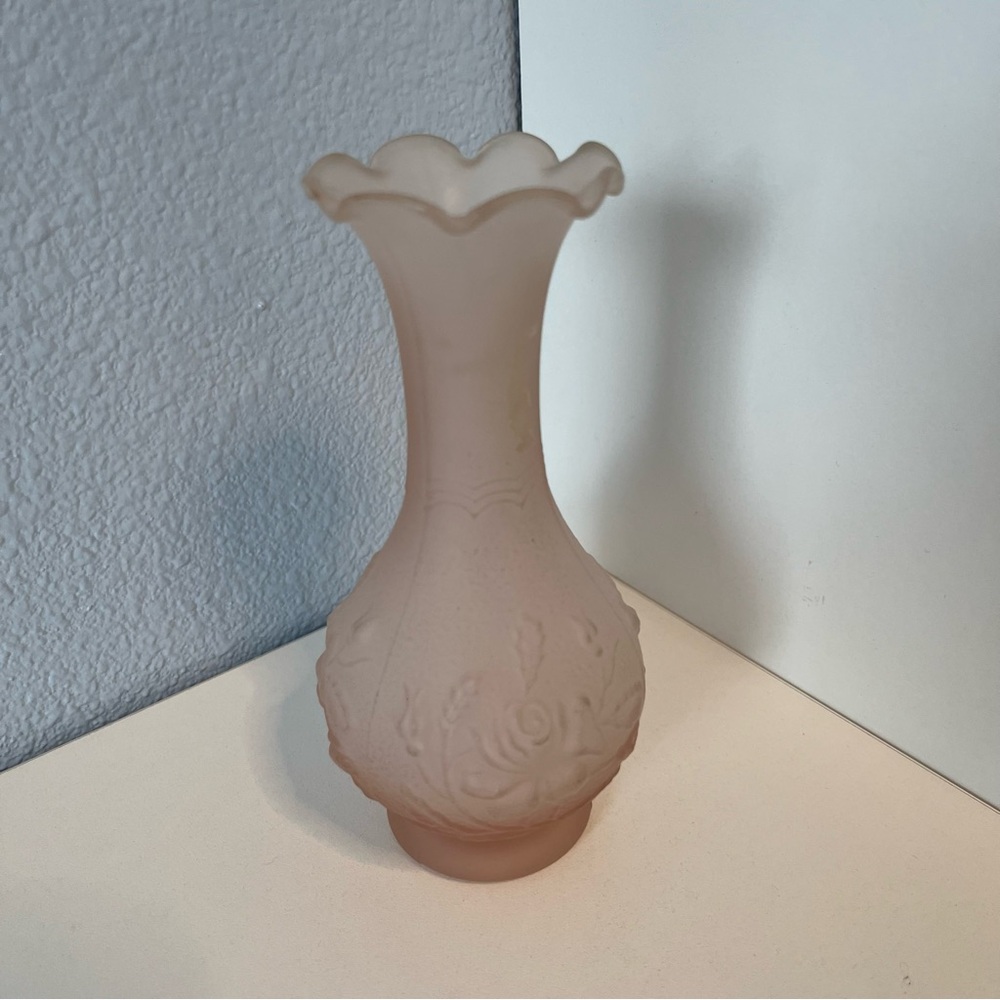 Vintage Imperial Glass Pink Frosted Satin Bud Vase 6” - Picture 6 of 6